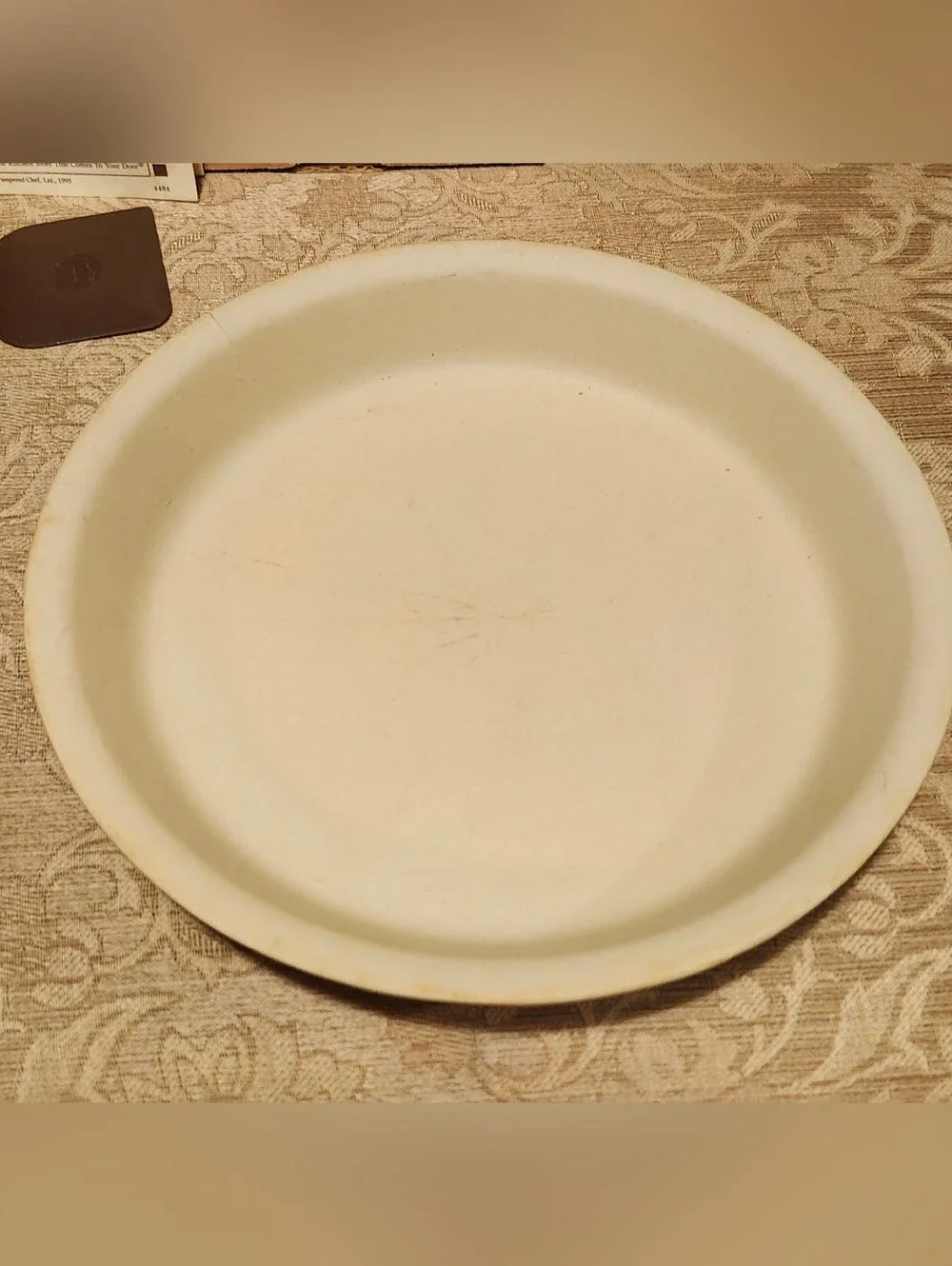 The Pampered Chef Stoneware Pie Plate in Cream